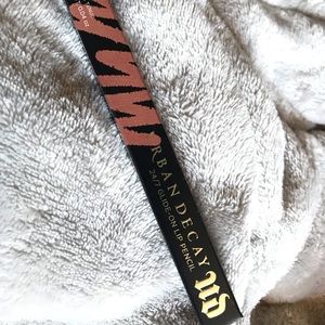 FULL SIZE URBAN DECAY 24/7 LIP PENCIL